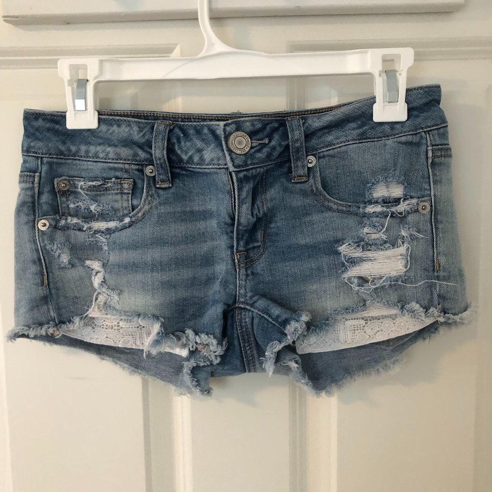 American Eagle women's ripped jean shorts size 2